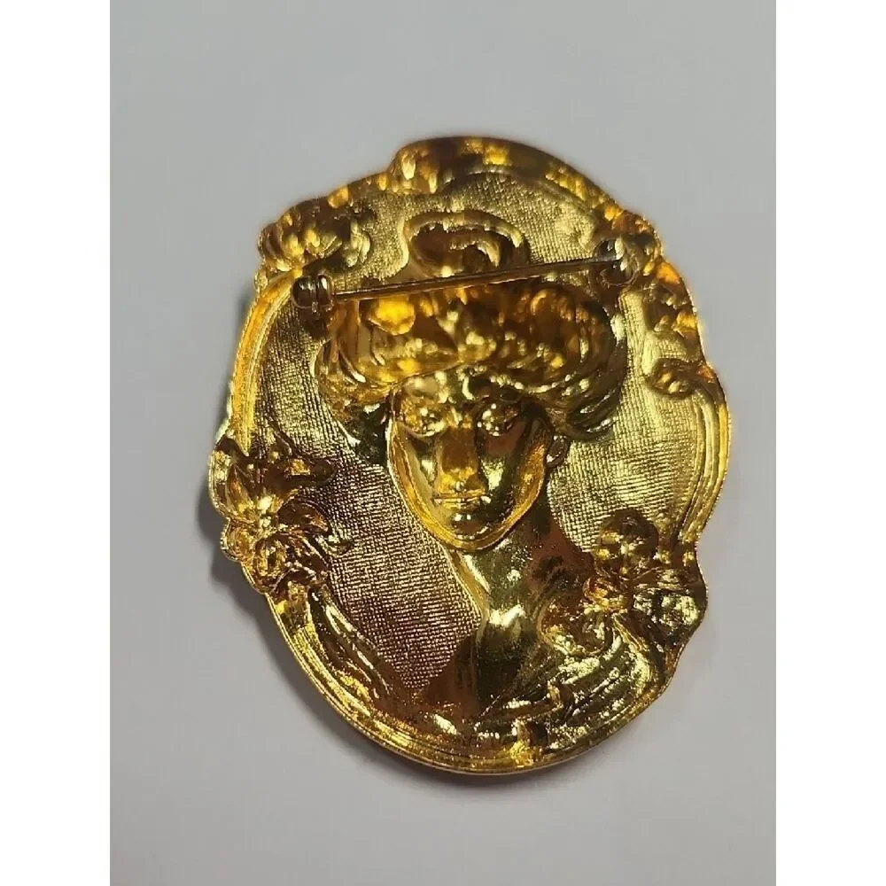 Avon Vintage 1991 Victorian Revival Pin/Brooch Goldtone